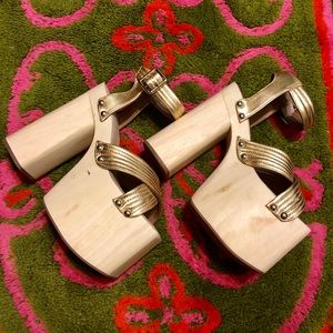 Jeffrey Campbell Gold Platform Sandals Size 7.5